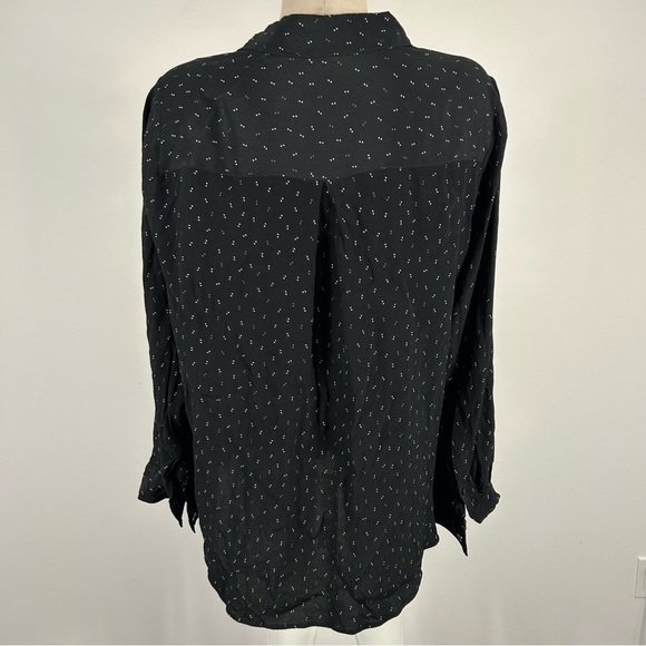 In every story Black Button-Up Women's Top 1X - Picture 4 of 11